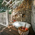 ナウティカル ホテル フェティエ