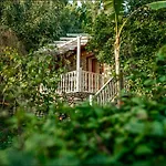 ナウティカル 4* フェティエ