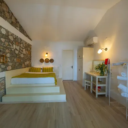 ナウティカル ホテル フェティエ