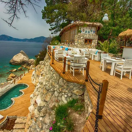 Otel Nautical 4*