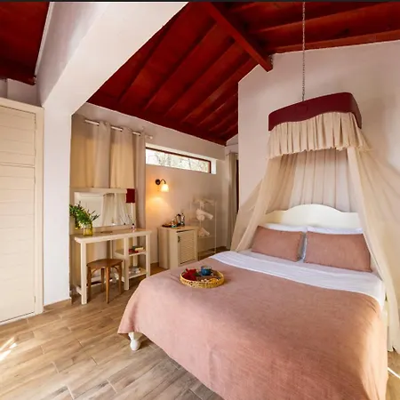 Otel Nautical 4*