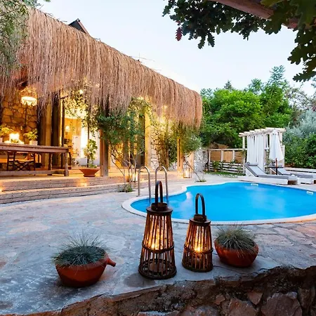 Nautical Otel